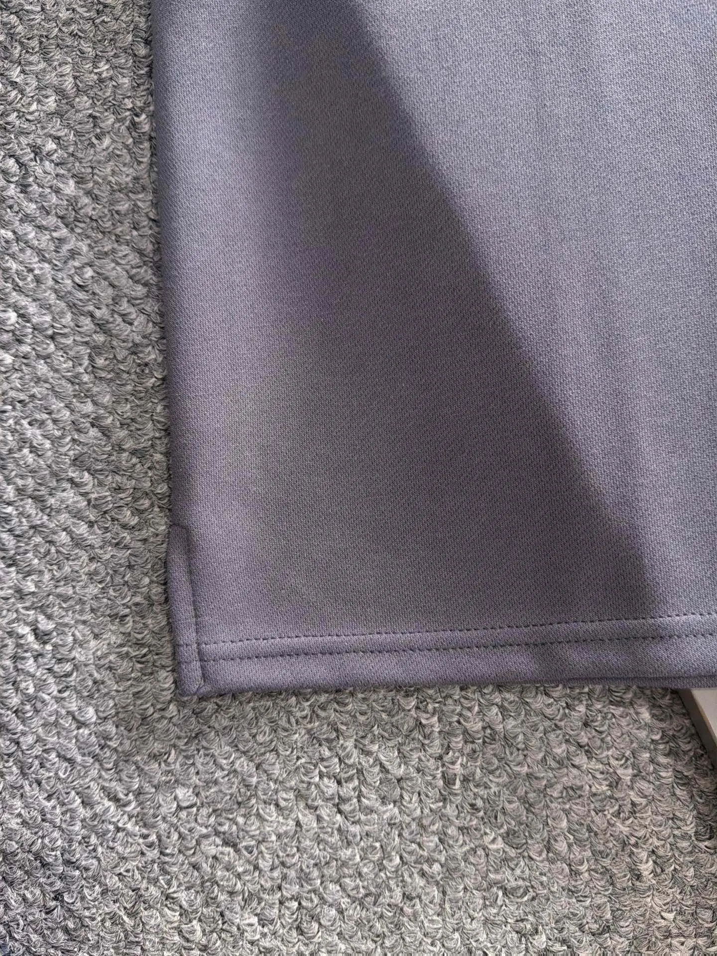 Paris Clover exclusively launches the 2026 autumn and winter New Arrival long-sleeved sweatshirts for men and women. Same Style. Many stars have the same style. Craftsmanship that ordinary small workshops cannot copy. No matter in terms of materials, detail restoration and craftsmanship, we are not afraid of any challenges, just to provide you with wonderful products. Compare the top Original versions at will. No expense is spared just to make it better. Unique imported fabric feel. Purely imported German machine production. Precision operation. Thousands of needles density. A complete set of New Arrival accessories with three standards can be customized simultaneously. Versatile upper body is fashionable, a perfect choice for autumn and winter, and a must-have item. Sizes table: M-4XL (please state your height and weight when placing an order)